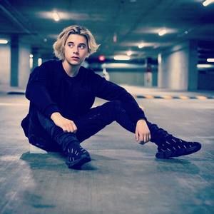 Meet your Posher, Jay